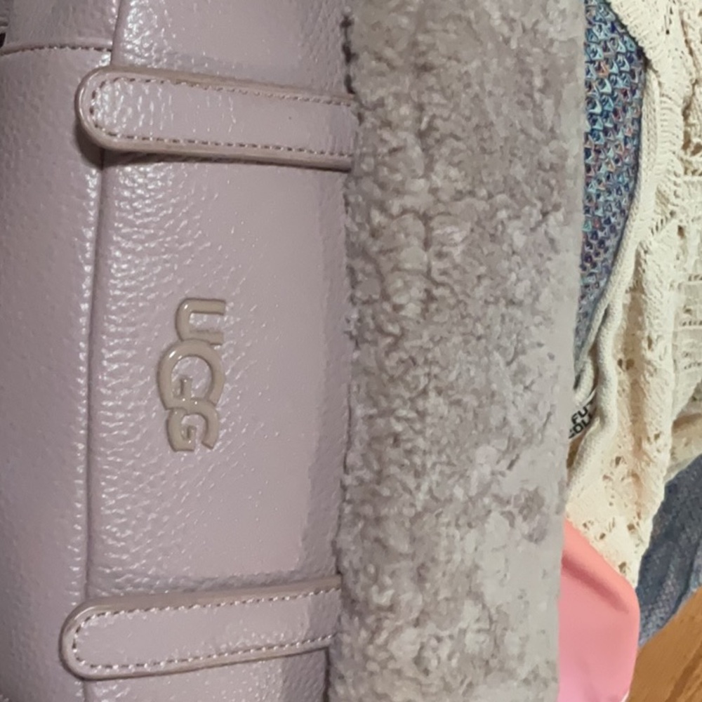Ugg crossbody handbag